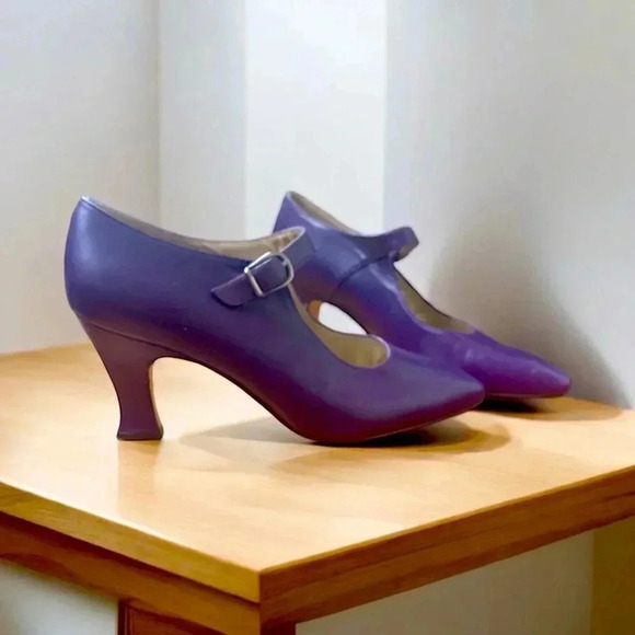 Bandolino 100% leather purple heels with strap Size 7 - Picture 5 of 13